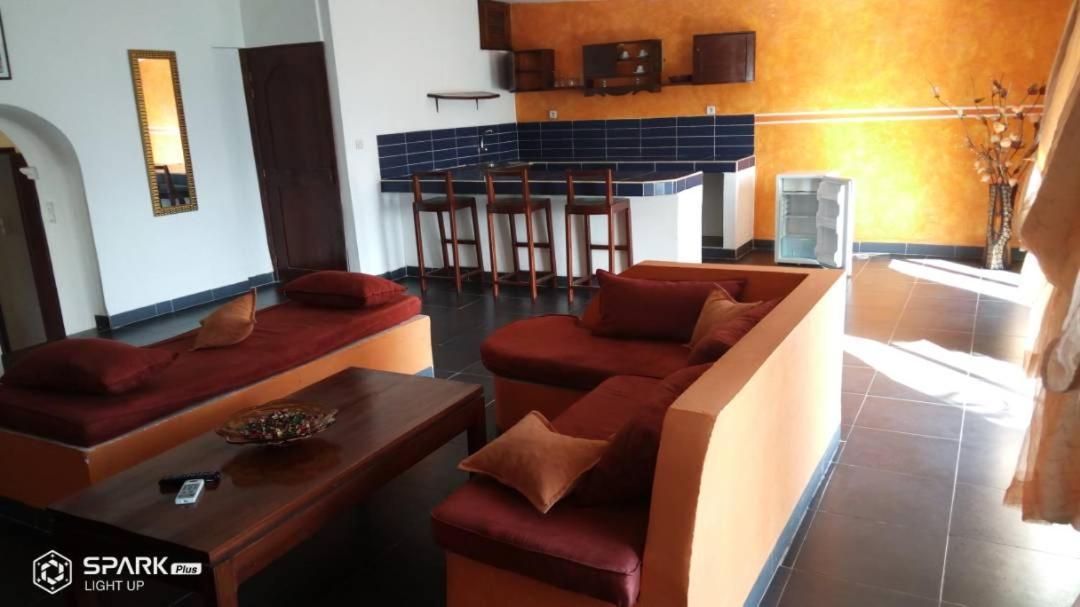 Hotel De La Poste Saint-Louis Ngoại thất bức ảnh