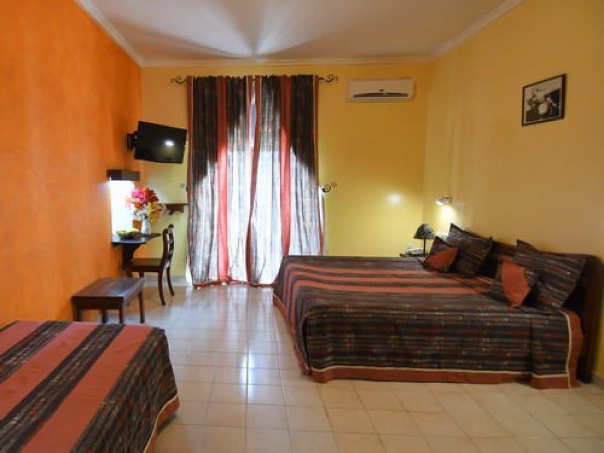 Hotel De La Poste Saint-Louis Ngoại thất bức ảnh