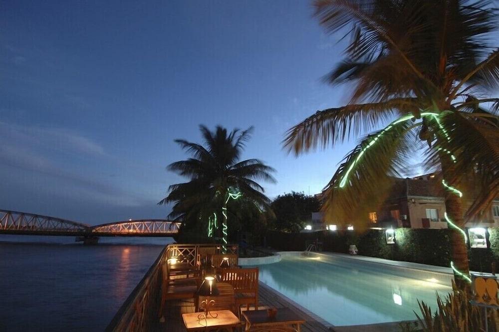 Hotel De La Poste Saint-Louis Ngoại thất bức ảnh